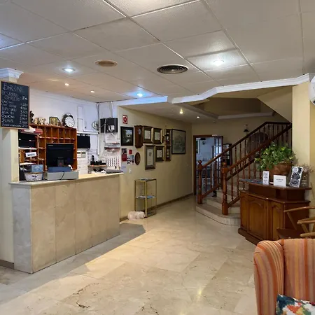 Plaça Vella Hotel 2*